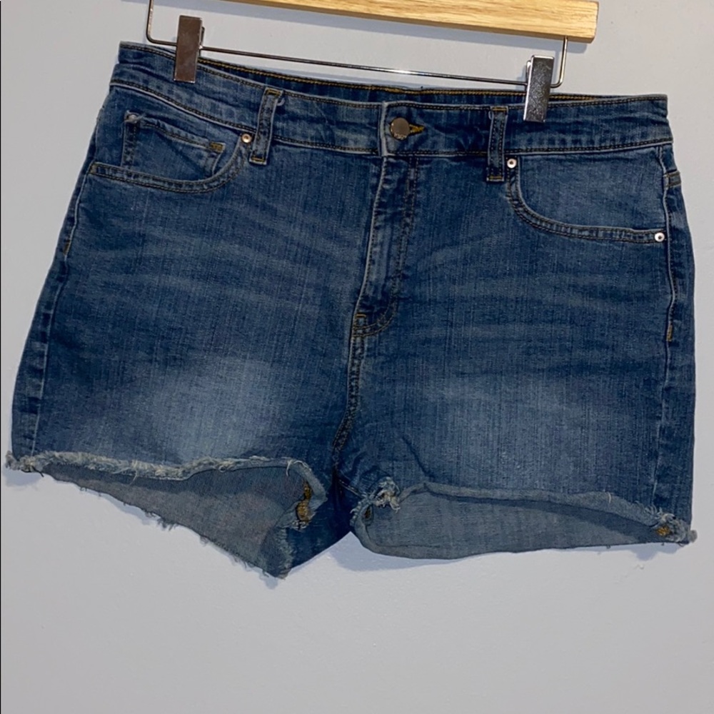 GAP shorts